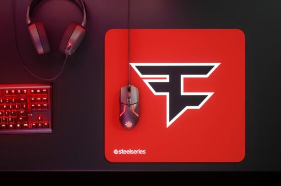 SteelSeries a podložky pod myš s motivy klanu FaZe