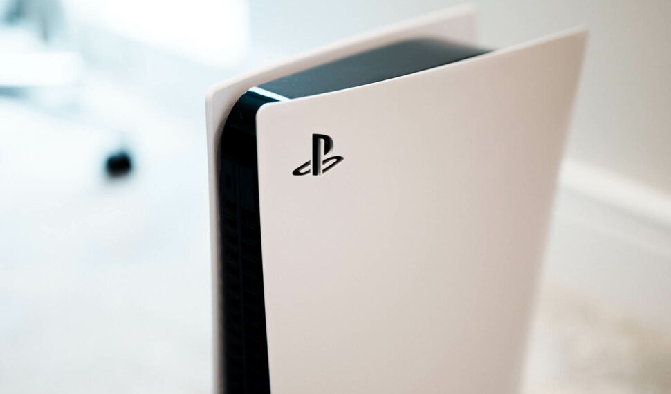 Společnost Sony zatím prodala 13,4 milionu kusů konzole PlayStation 5