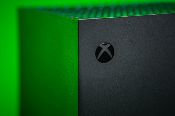 Xbox X Series X je dobře dostupný, PS 5 se tak lehce koupit nedá