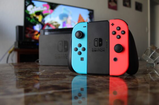 Prodeje Nintenda Switch klesly na polovinu, čeká se na nástupce